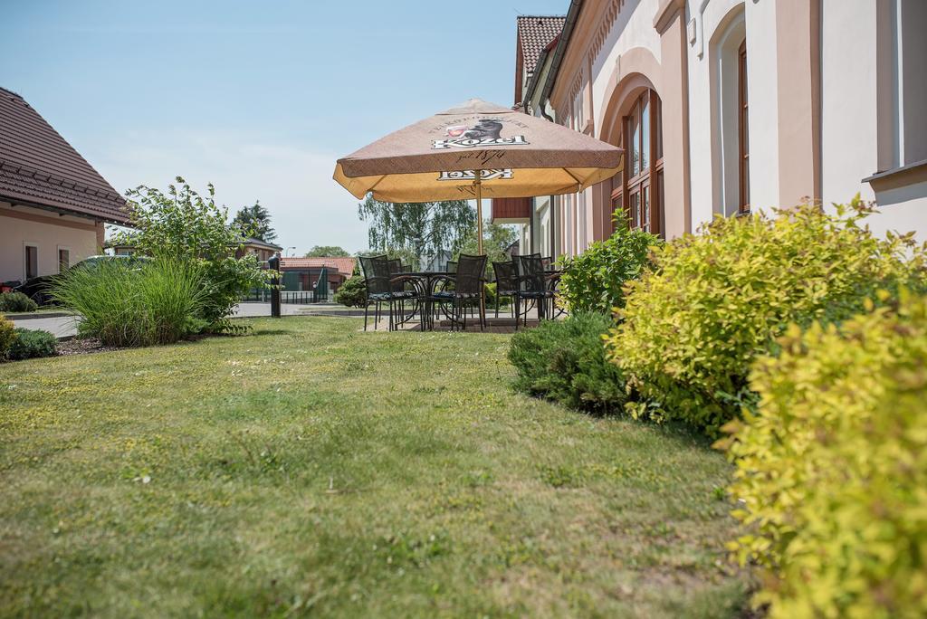 Penzion Nad Oborou Hradec Králové Exterior foto