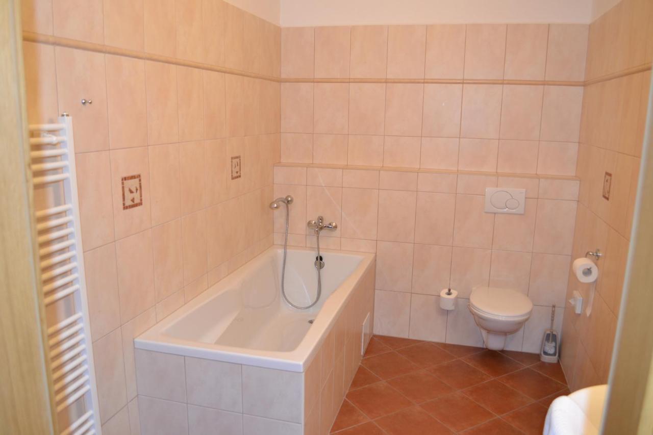 Penzion Nad Oborou Hradec Králové Habitación foto